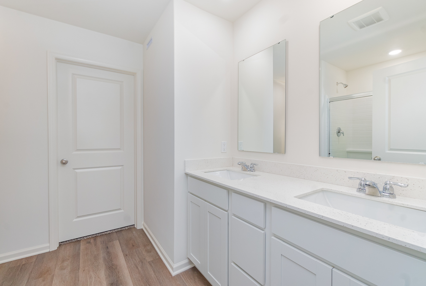 600 Adirondack Court Joliet, IL 60421 - Photo 13 of 19 a bathroom with a sink and a mirror