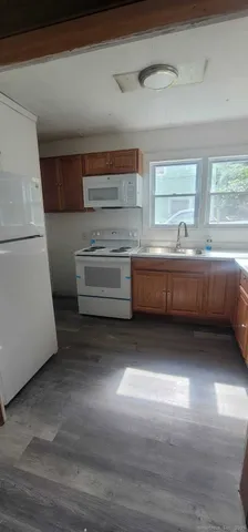 $1,800 | 183 High Street, Sprague, CT 06330