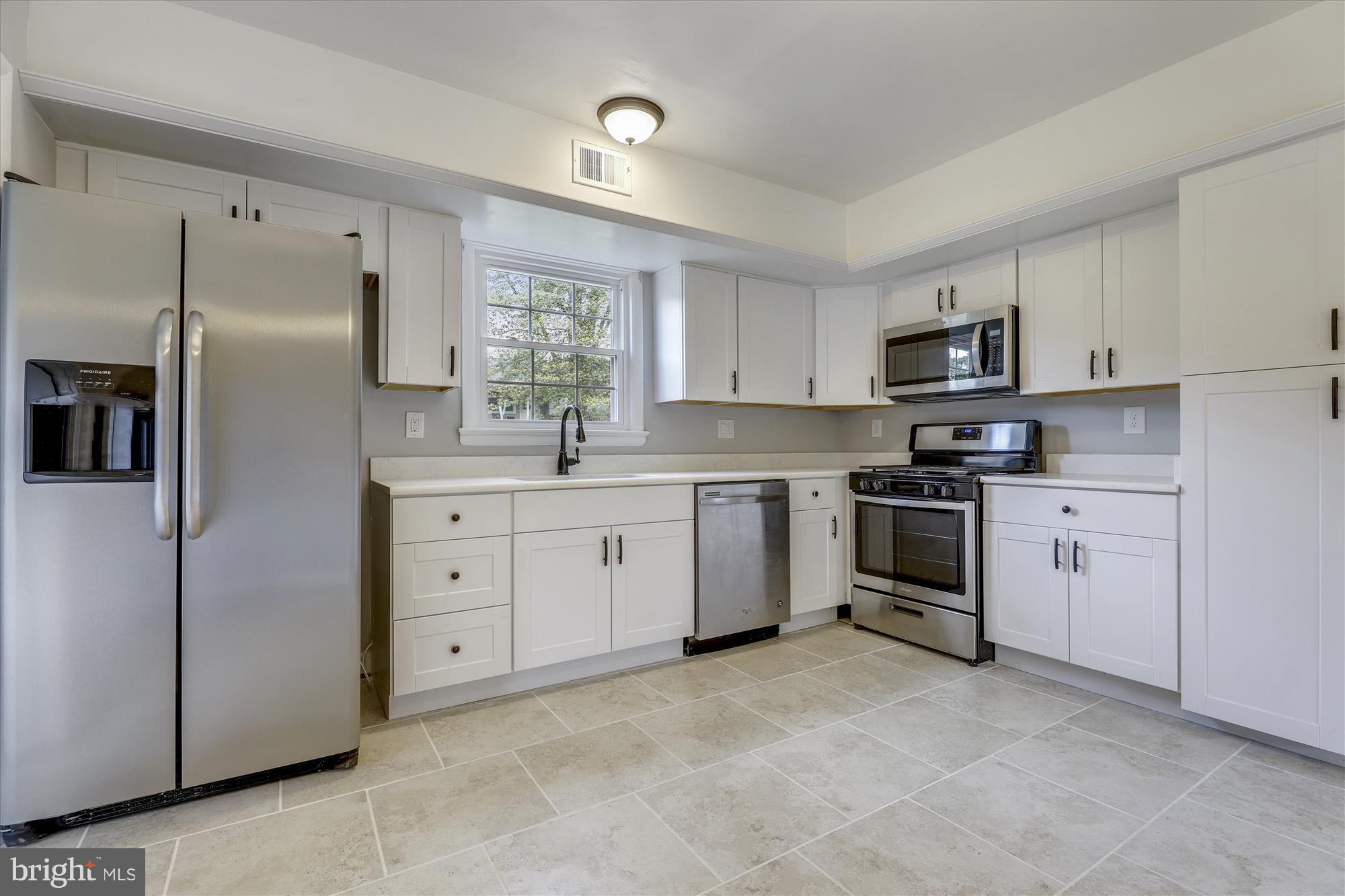 11314 Gainsborough Road Potomac, MD 20854 - Photo 12 of 30 Kitchen