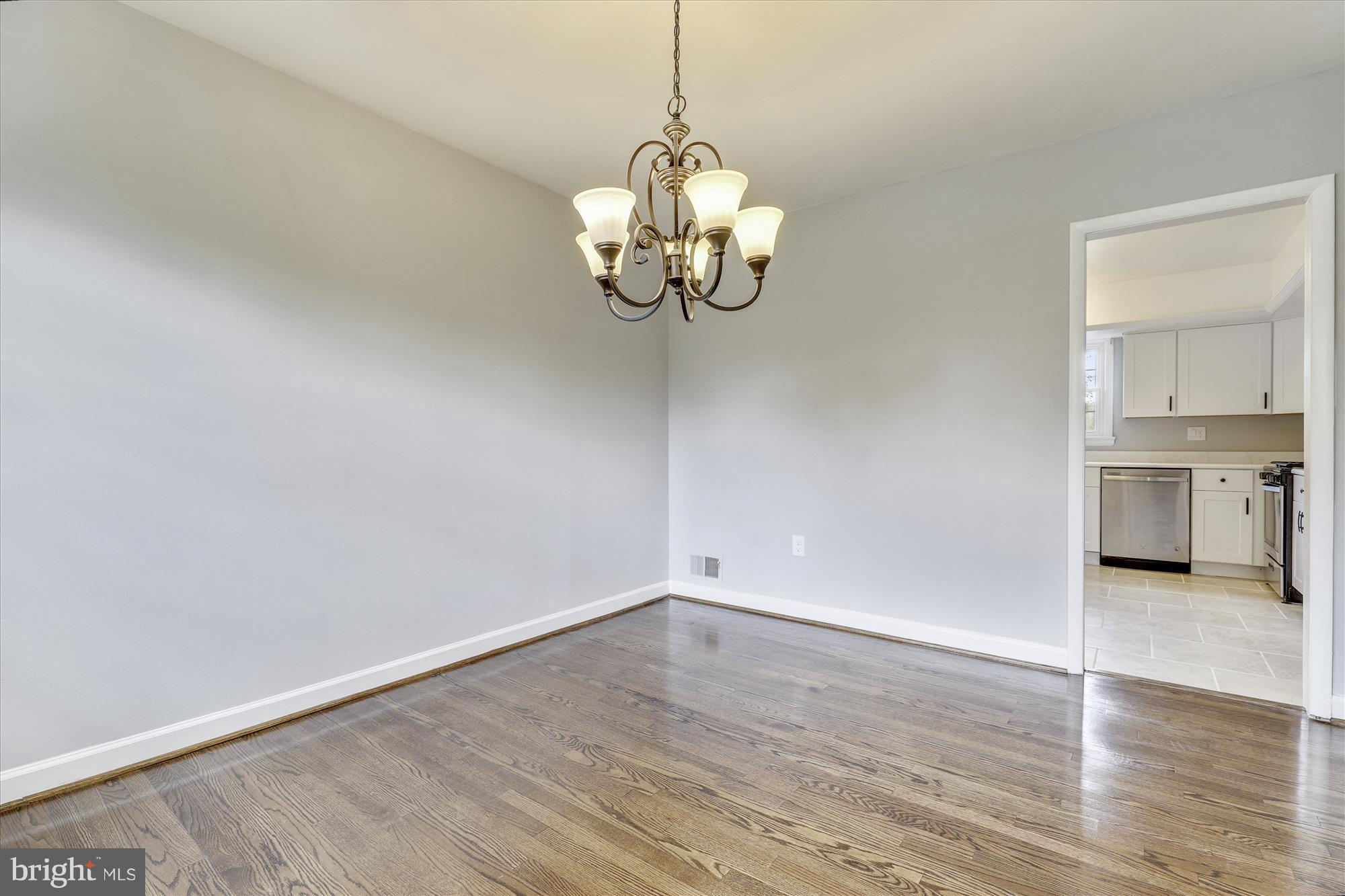 11314 Gainsborough Road Potomac, MD 20854 - Photo 9 of 30 Dining Room