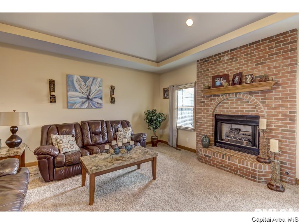 1404 Old Crows Way Springfield, IL 62712 - Photo 11 of 35