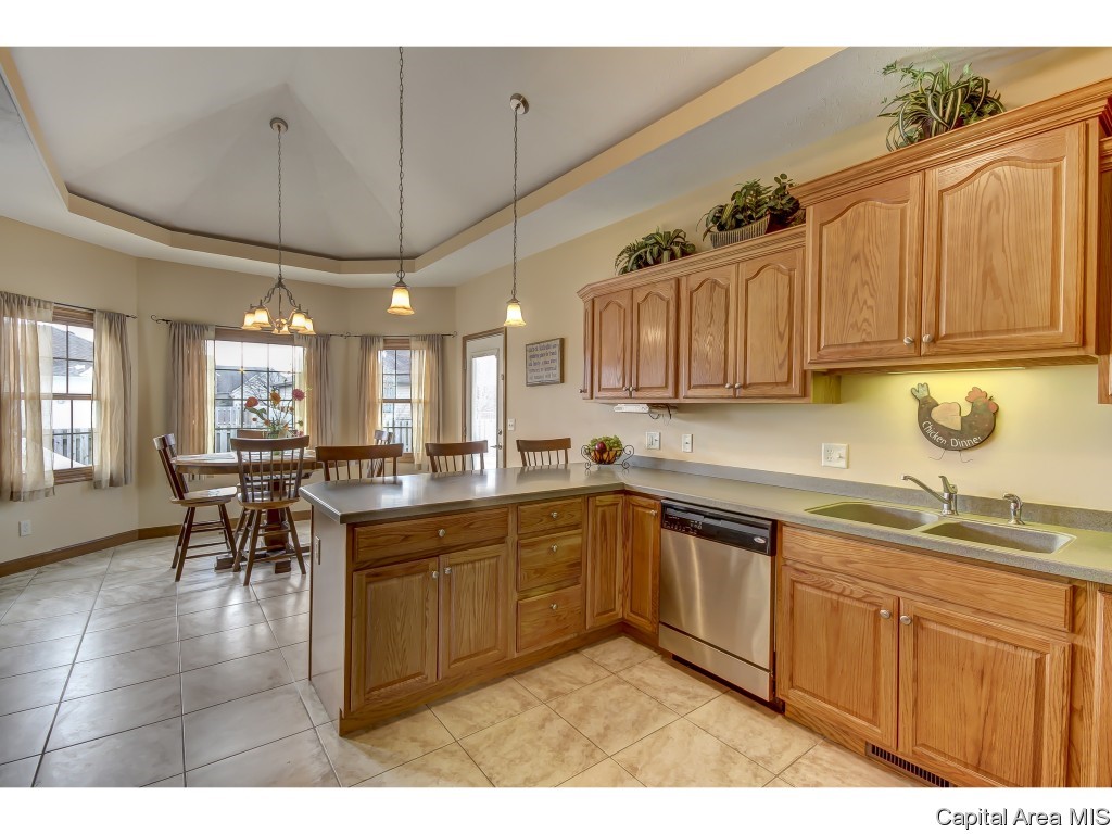 1404 Old Crows Way Springfield, IL 62712 - Photo 16 of 35