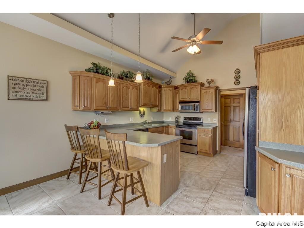 1404 Old Crows Way Springfield, IL 62712 - Photo 18 of 35