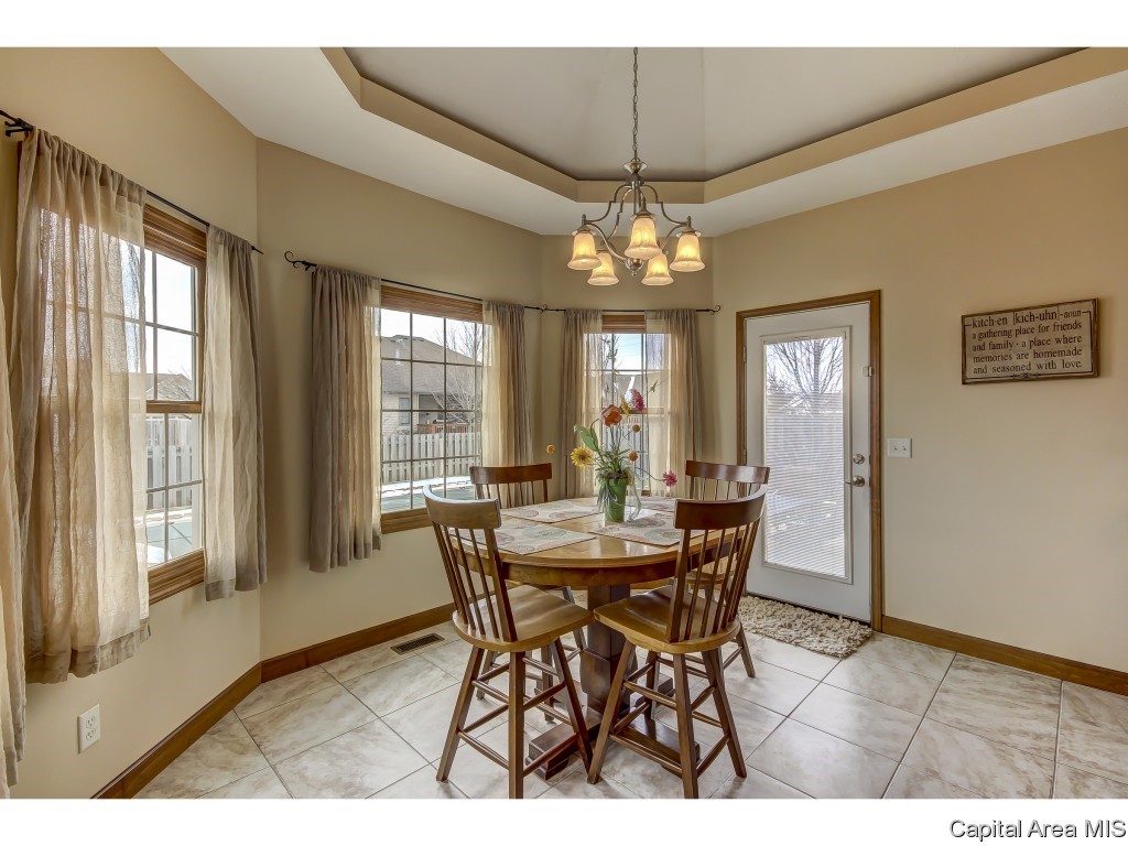 1404 Old Crows Way Springfield, IL 62712 - Photo 21 of 35