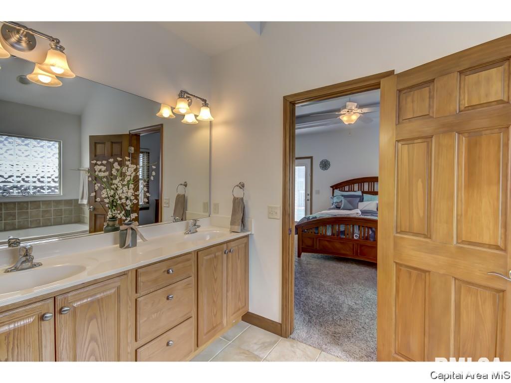 1404 Old Crows Way Springfield, IL 62712 - Photo 26 of 35
