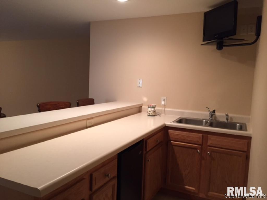 1404 Old Crows Way Springfield, IL 62712 - Photo 33 of 35