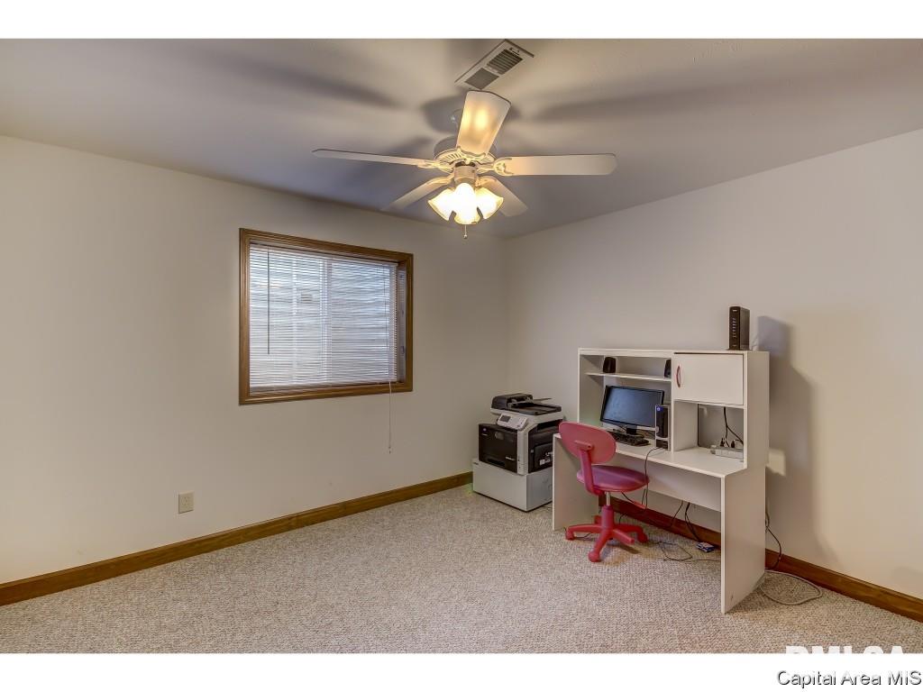 1404 Old Crows Way Springfield, IL 62712 - Photo 34 of 35