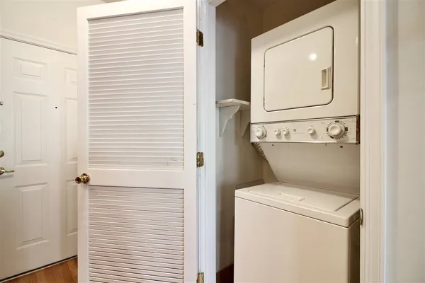 $4,600 | 704 Clinton Street, Unit 3D, Hoboken, NJ 07030