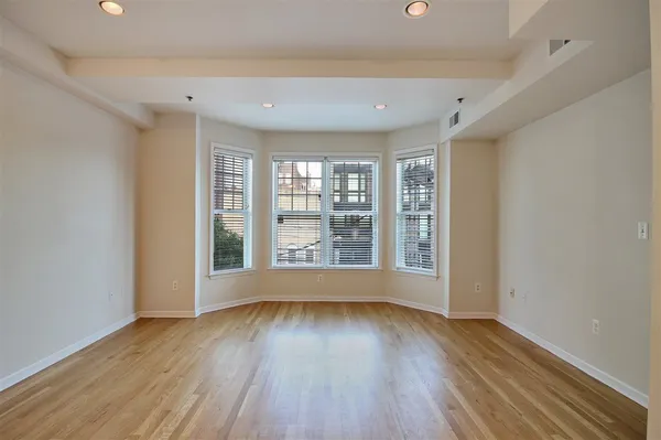 $4,600 | 704 Clinton Street, Unit 3D, Hoboken, NJ 07030