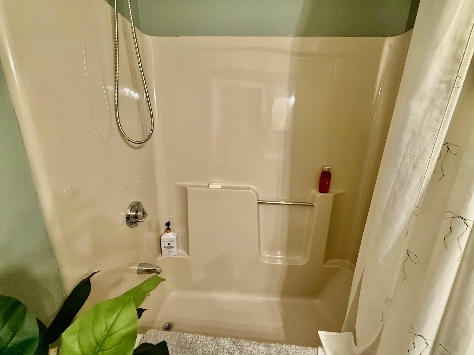 185 Eastern Avenue, Unit 202 Manchester, NH 03104 - Photo 21 of 23