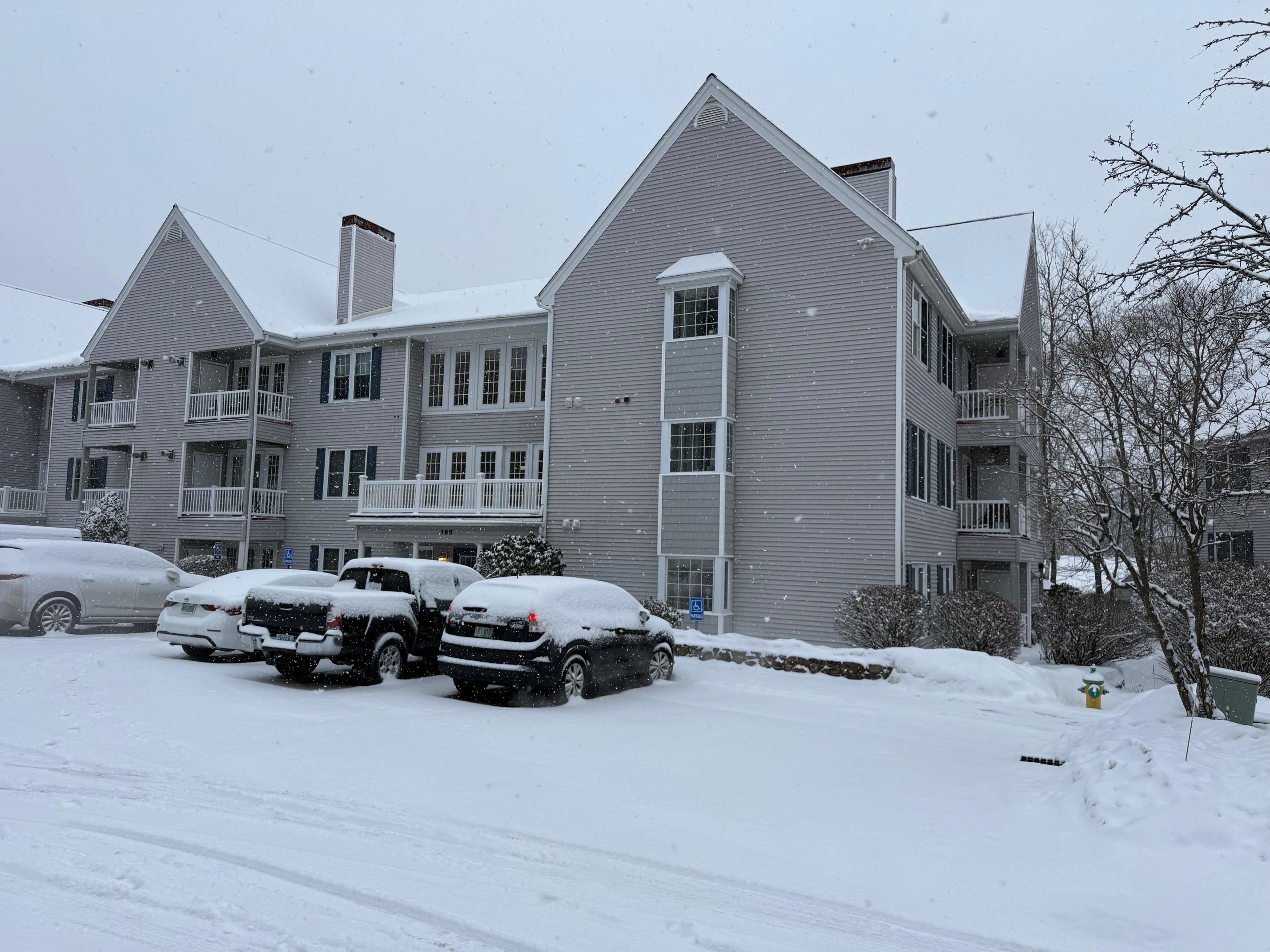 185 Eastern Avenue, Unit 202 Manchester, NH 03104 - Photo 4 of 23