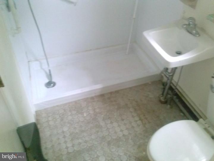 19 Brimfield Road Audubon, PA 19403 - Photo 12 of 18 Bathroom