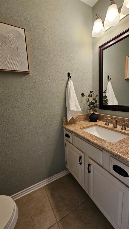 5859 Frankford Road, Unit 603 Dallas, TX 75252 - Photo 9 of 20 Half Bath downstairs
