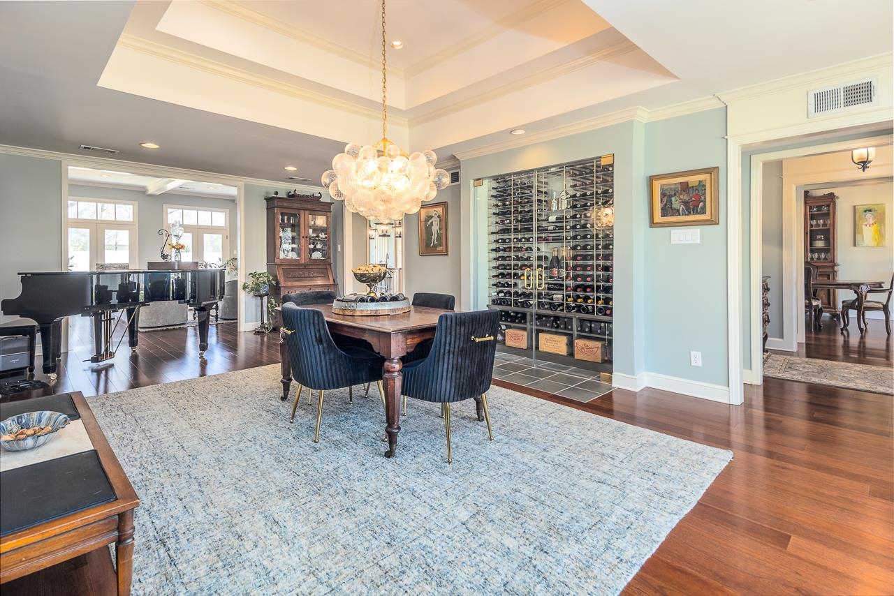4723 Gwynne Road Memphis, TN 38117 - Photo 13 of 40 a view of a livingroom and dining room