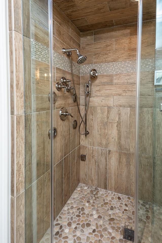 4723 Gwynne Road Memphis, TN 38117 - Photo 27 of 40 a bathroom with a shower