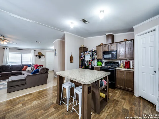 $280,000 | 1271 Sandbranch Road, Bigfoot, TX 78005