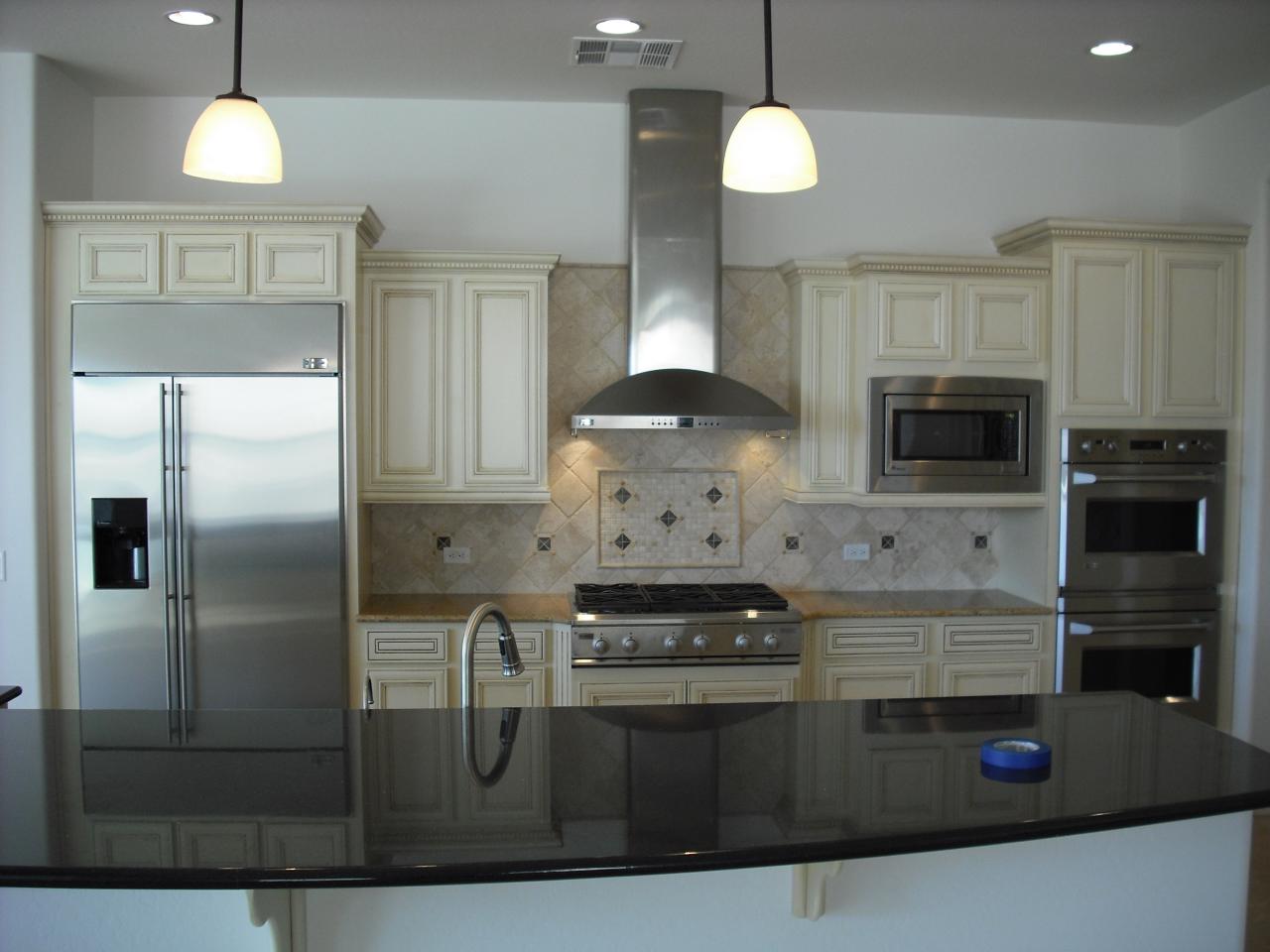18322 West Desert Trumpet Road Goodyear, AZ 85338 - Photo 2 of 5 Kitchen