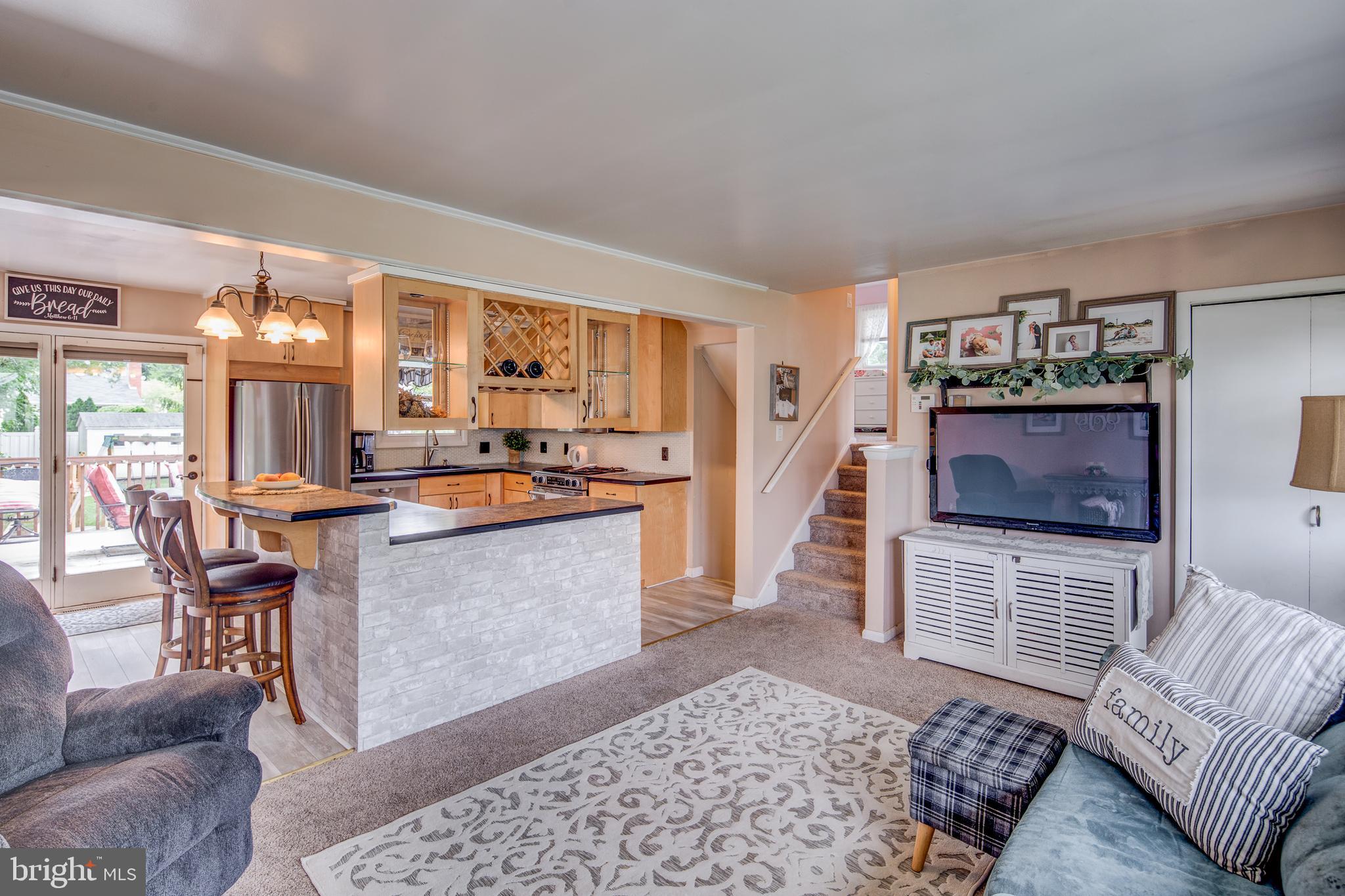 415 Dickinson Road Glassboro, NJ 08028 - Photo 3 of 20