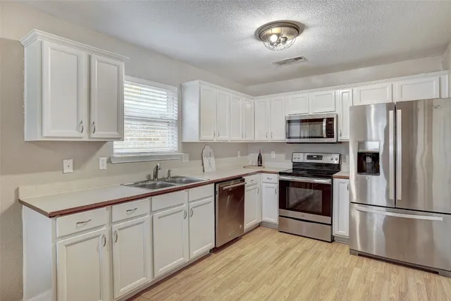 $243,900 | 605 Copper Court, Jarrell, TX 76537