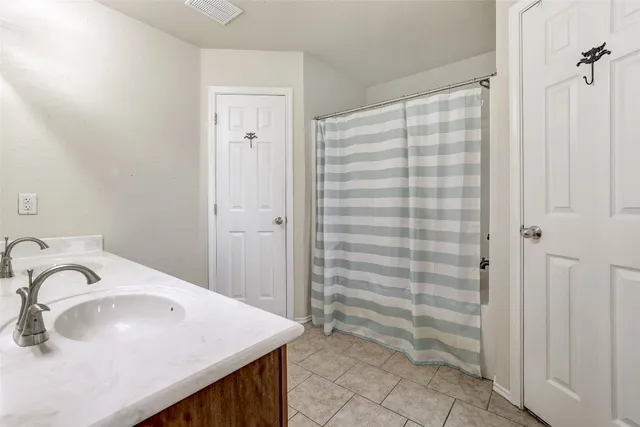 $243,900 | 605 Copper Court, Jarrell, TX 76537