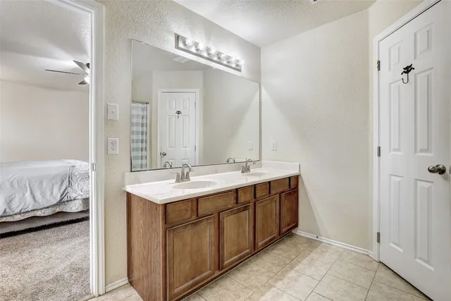 $243,900 | 605 Copper Court, Jarrell, TX 76537