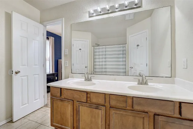 $243,900 | 605 Copper Court, Jarrell, TX 76537