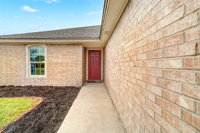 $243,900 | 605 Copper Court, Jarrell, TX 76537