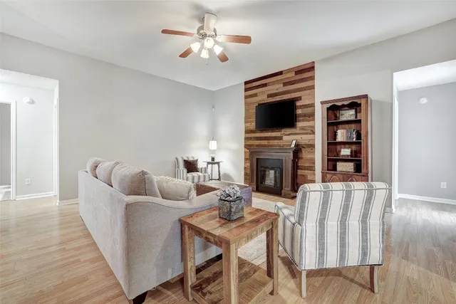 $243,900 | 605 Copper Court, Jarrell, TX 76537