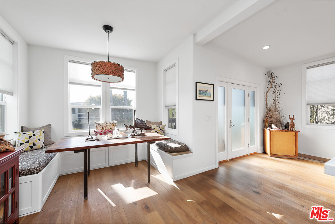 29500 Heathercliff Road, Unit 16 Malibu, CA 90265 - Photo 8 of 25 a very nice looking room with a large window