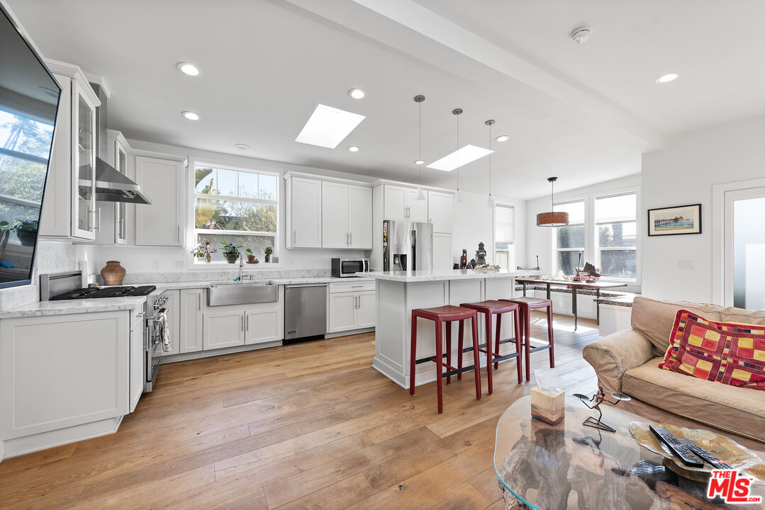 29500 Heathercliff Road, Unit 16 Malibu, CA 90265 - Photo 9 of 25