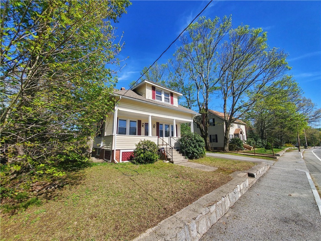 349 River Road Lincoln, RI 02865 - Photo 2 of 31