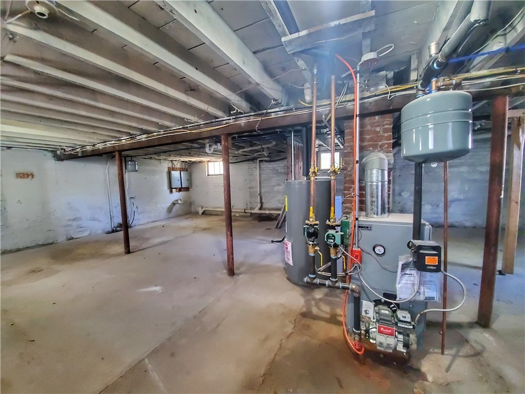 349 River Road Lincoln, RI 02865 - Photo 23 of 31