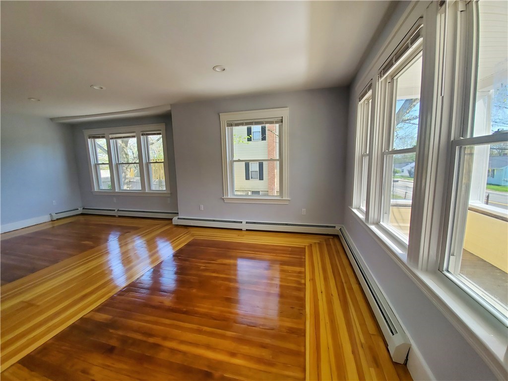 349 River Road Lincoln, RI 02865 - Photo 4 of 31