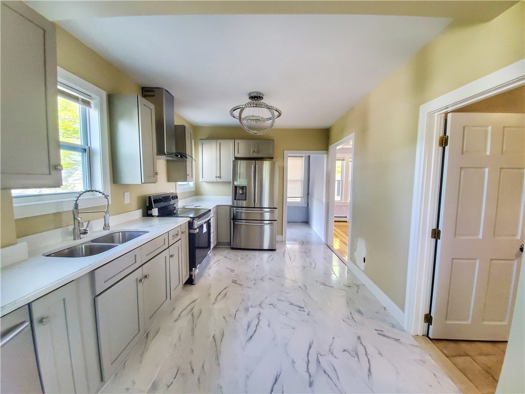 349 River Road Lincoln, RI 02865 - Photo 8 of 31
