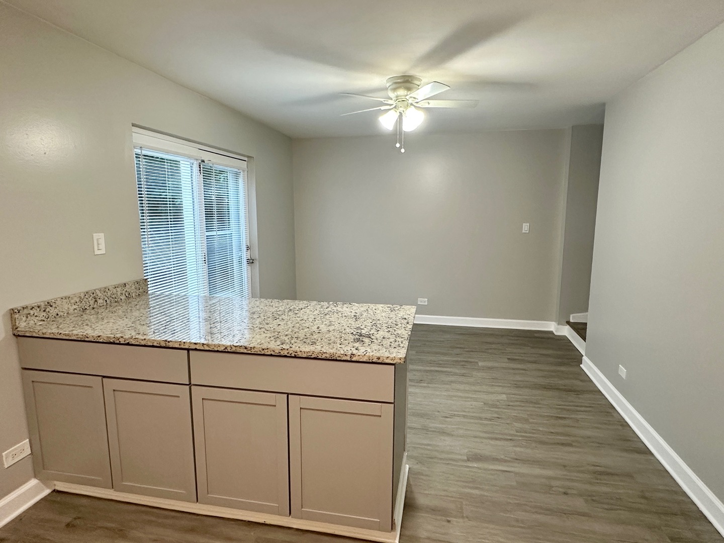 1719 East Roosevelt Road, Unit 4 Wheaton, IL 60187 - Photo 5 of 23 Gallery Image 5