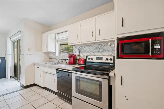 $479,000 | 321 North 69th Avenue, Hollywood, FL 33024