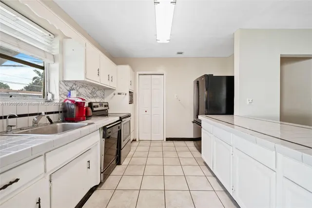 $479,000 | 321 North 69th Avenue, Hollywood, FL 33024