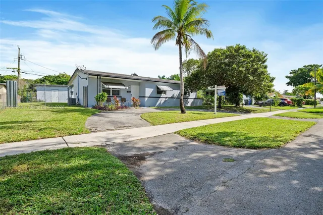 $479,000 | 321 North 69th Avenue, Hollywood, FL 33024
