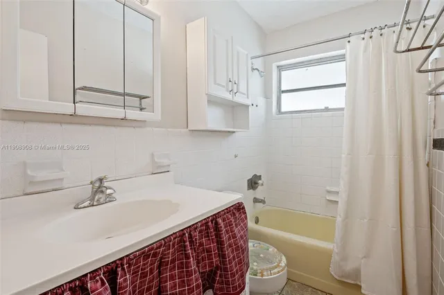 $479,000 | 321 North 69th Avenue, Hollywood, FL 33024