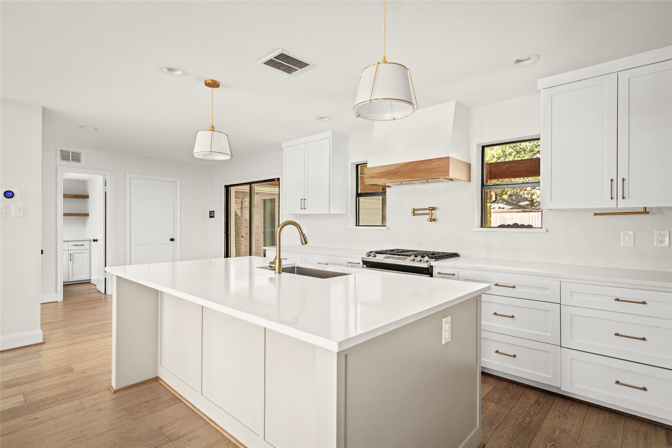 10830 Burgoyne Road Houston, TX 77042 - Photo 15 of 44 Gallery Image 15