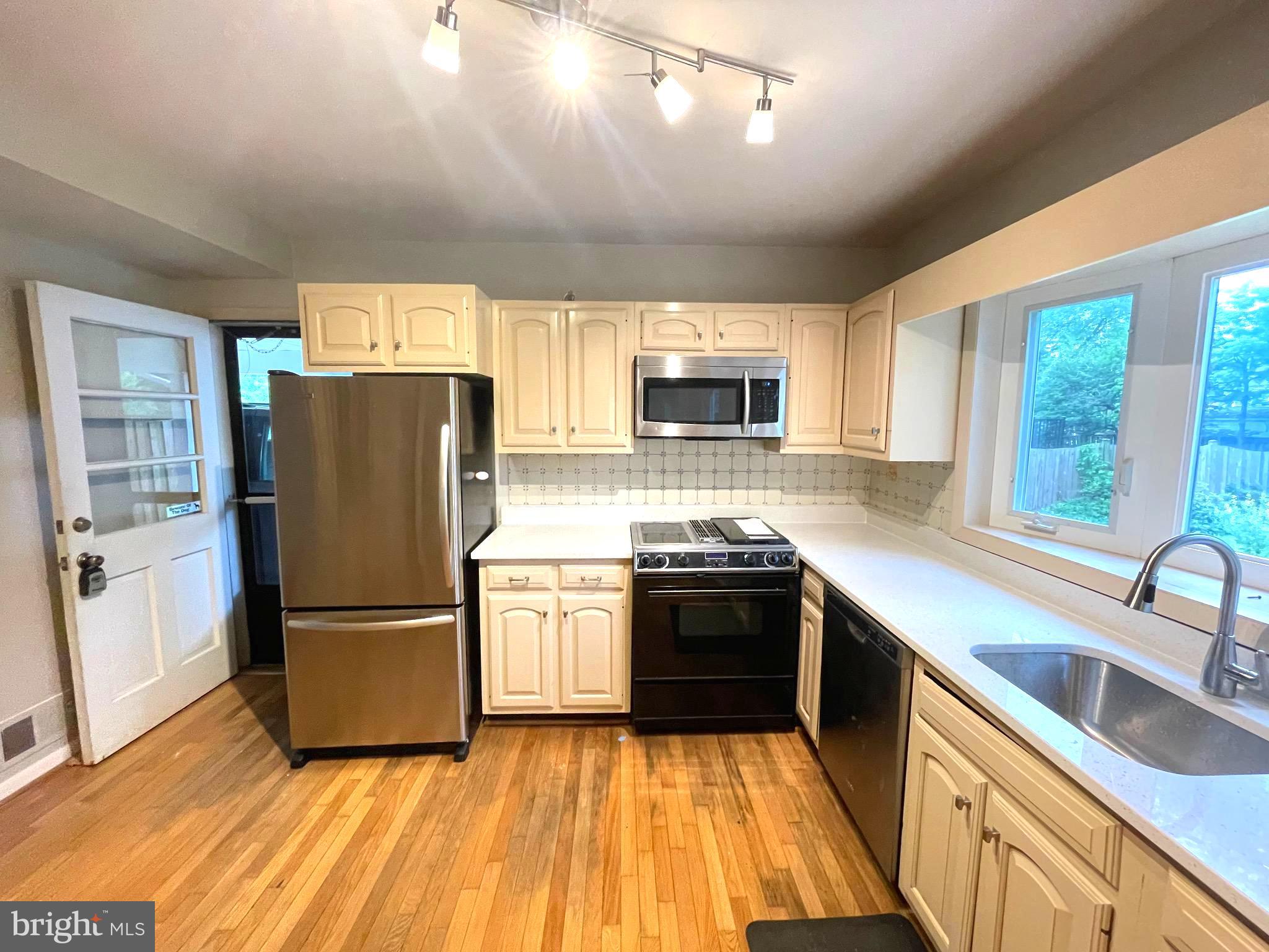 6933 Tyndale Street McLean, VA 22101 - Photo 6 of 28