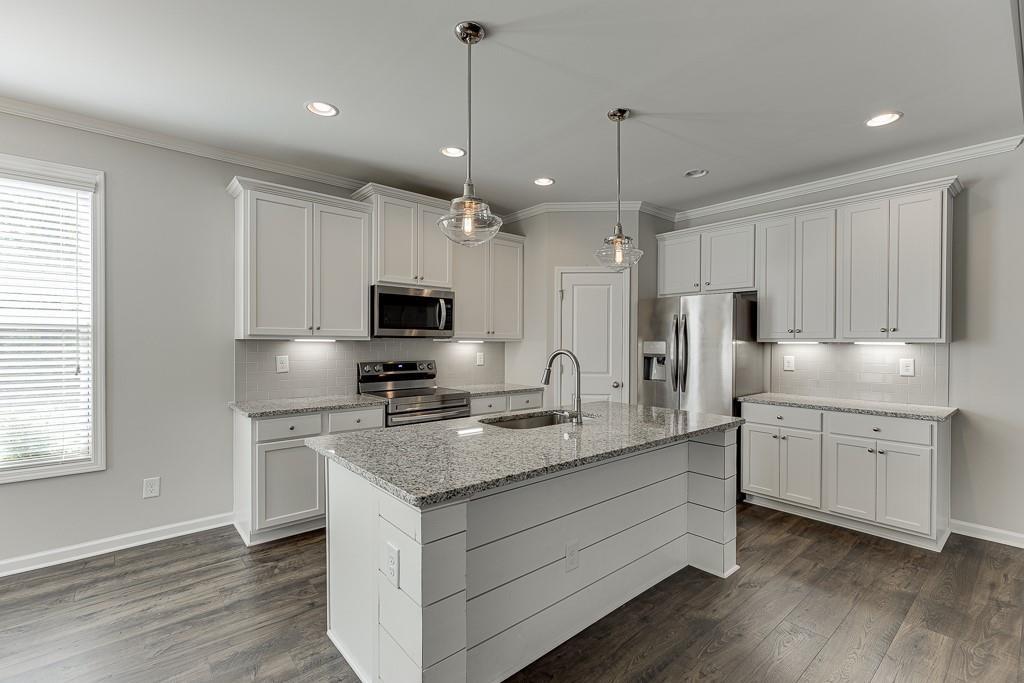 5404 Falling Branch Court Flowery Branch, GA 30542 - Photo 11 of 80