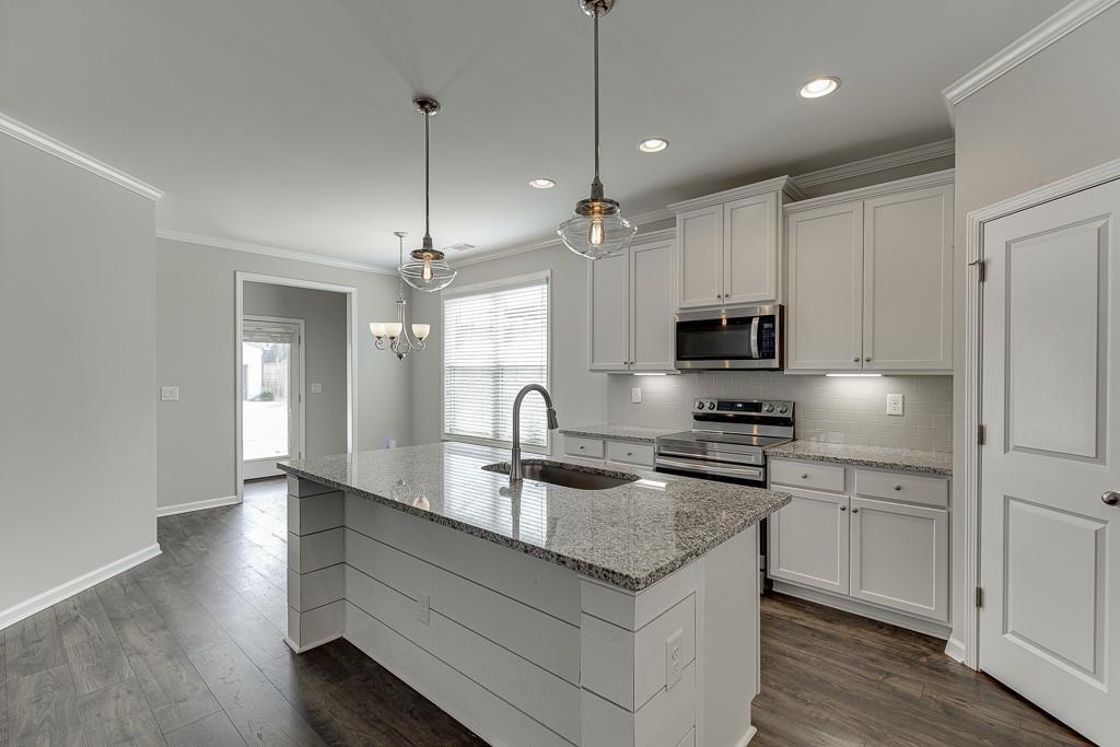 5404 Falling Branch Court Flowery Branch, GA 30542 - Photo 12 of 80