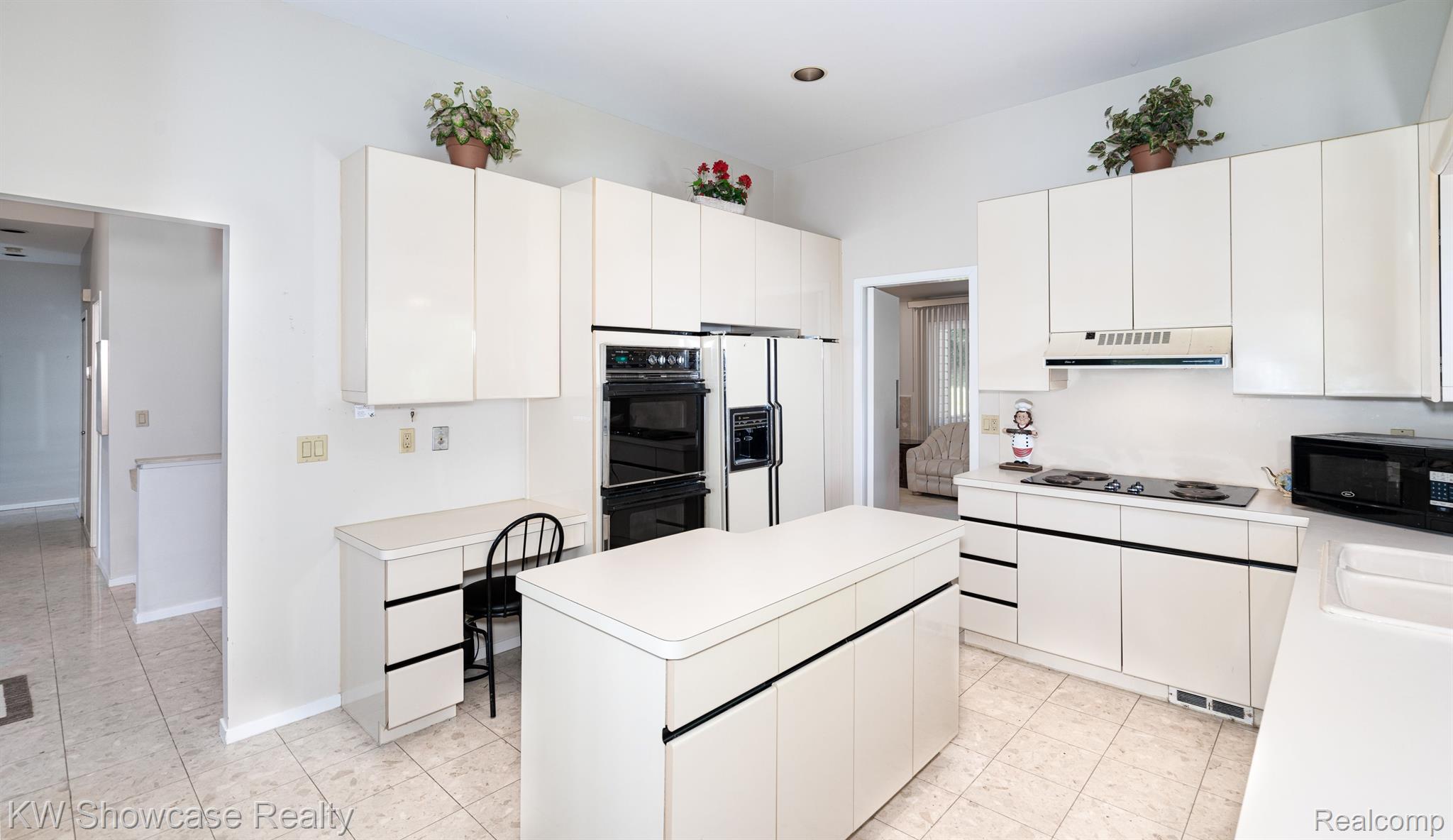 5252 Simpson Lake Road West Bloomfield, MI 48323 - Photo 14 of 55 ANOTHER KITCHEN