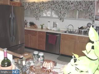 69 Seckelpear Road Levittown, PA 19056 - Photo 2 of 6 Gallery Image 2