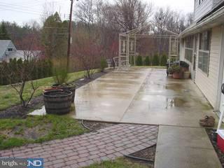 69 Seckelpear Road Levittown, PA 19056 - Photo 5 of 6 Gallery Image 5