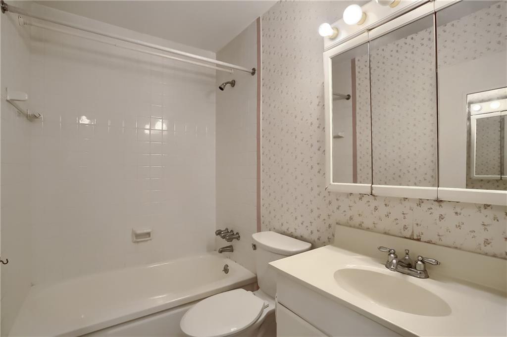209 Coraopolis Road, Unit 10 Coraopolis, PA 15108 - Photo 13 of 24 Gallery Image 13