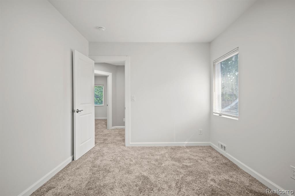 5769 Audubon Road Detroit, MI 48224 - Photo 20 of 47