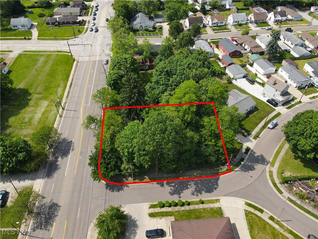 1500 Home Avenue Akron, OH 44310 - Photo 5 of 7 Aerial view of residential area with property boundaries highlighted