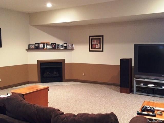 13849 Kimball Road Allenton, MI 48002 - Photo 18 of 19 Another large room